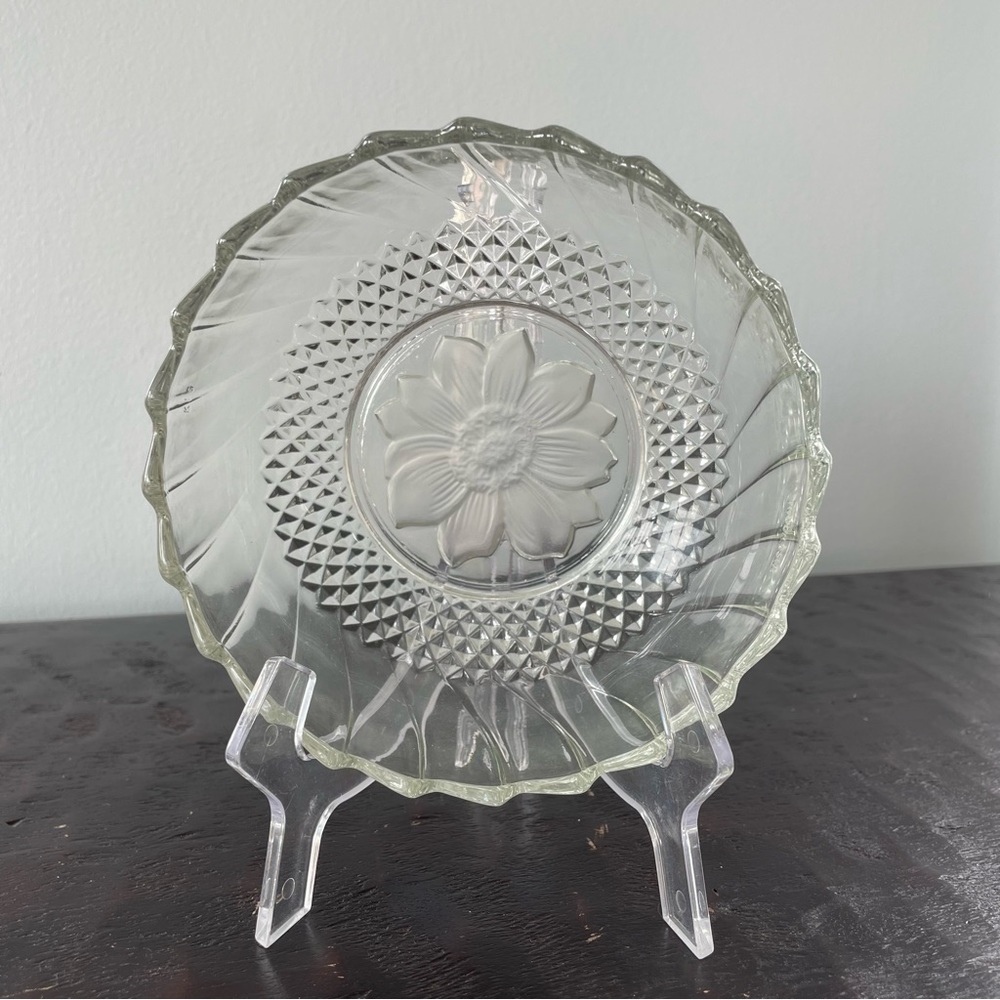 Glass Dish with Frosted Sunflower Floral Center With Scalloped Rim